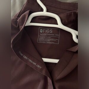 Figs scrub set. Espresso color